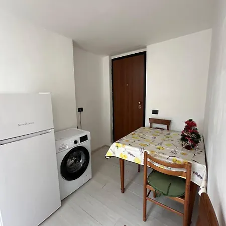 Casa Host Roma , Fontana Candida Metro C, Vicino Tor Vergata-2